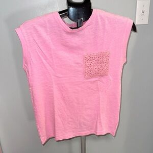 NWT Design365 Pink Sleeveless Top with Crochet Pocket